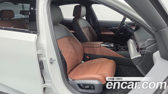 BMW 5-Series 2025 — photo 12