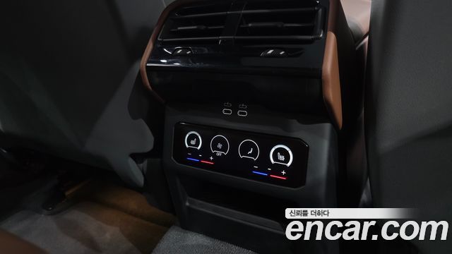 BMW 5-Series 2025 — photo 19