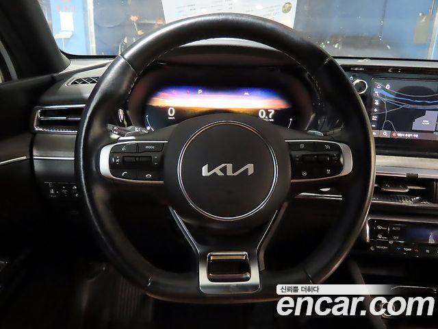 Kia K5 2023 — photo 10