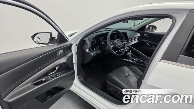 Hyundai AVANTE 2022 — photo 13