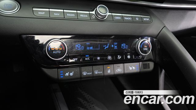 Hyundai AVANTE 2022 — photo 23