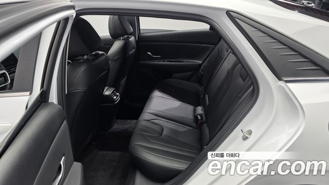 Hyundai AVANTE 2022 — photo 16