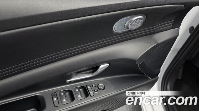 Hyundai AVANTE 2022 — photo 30