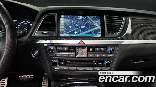 Genesis G80 2018 — photo 19