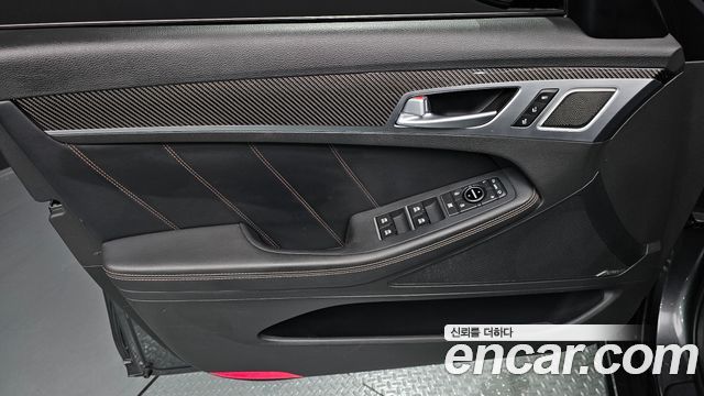 Genesis G80 2018 — photo 14