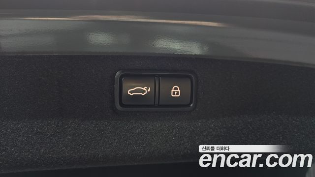 Genesis G80 2018 — photo 30