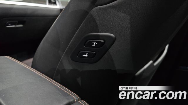 Genesis G80 2018 — photo 31