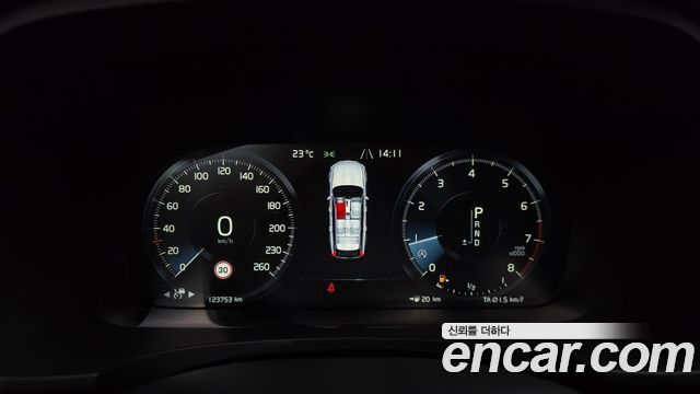 Volvo V90 2018 — photo 11