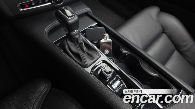Volvo V90 2018 — photo 12