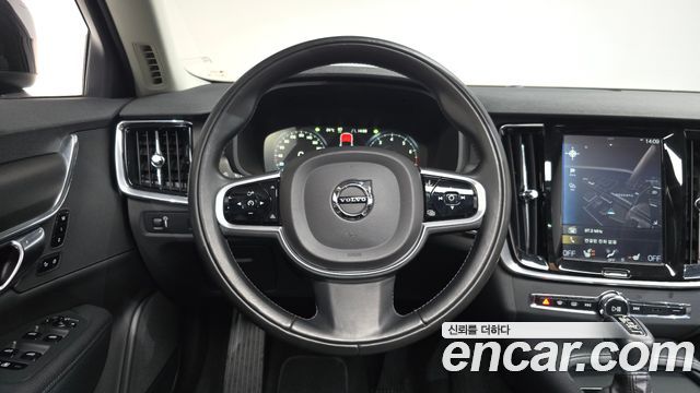 Volvo V90 2018 — photo 19