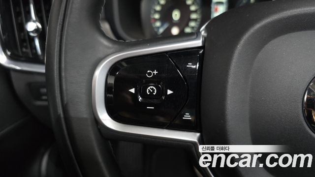 Volvo V90 2018 — photo 24