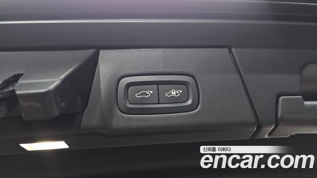 Volvo V90 2018 — photo 26