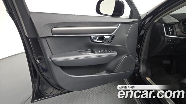 Volvo V90 2018 — photo 14