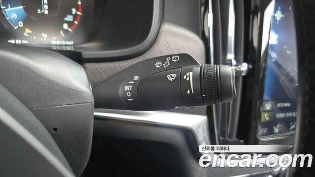 Volvo V90 2018 — photo 27