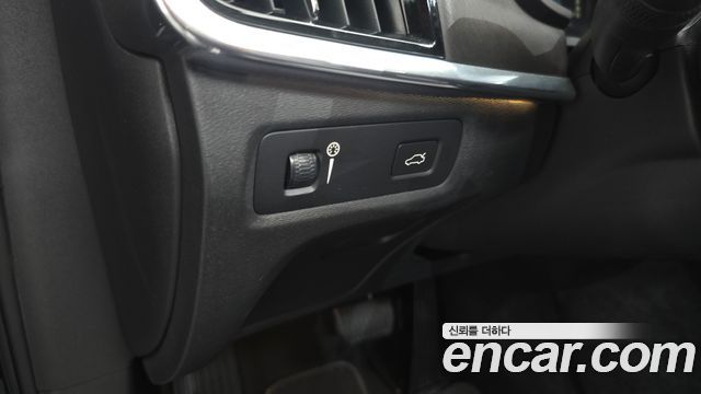 Volvo V90 2018 — photo 32
