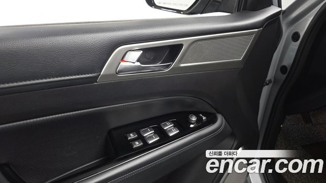 KG Mobility Rexton 2018 — photo 32