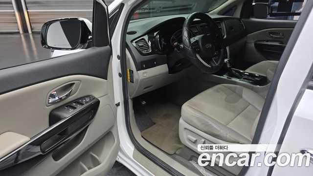 Kia Canival 2019 — photo 13