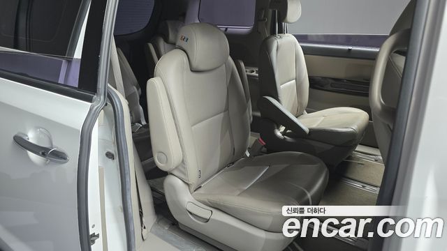 Kia Canival 2019 — photo 24