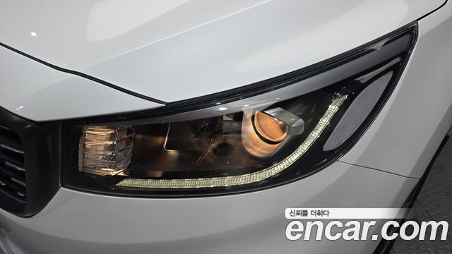 Kia Canival 2019 — photo 8