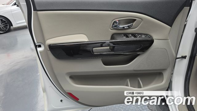 Kia Canival 2019 — photo 14