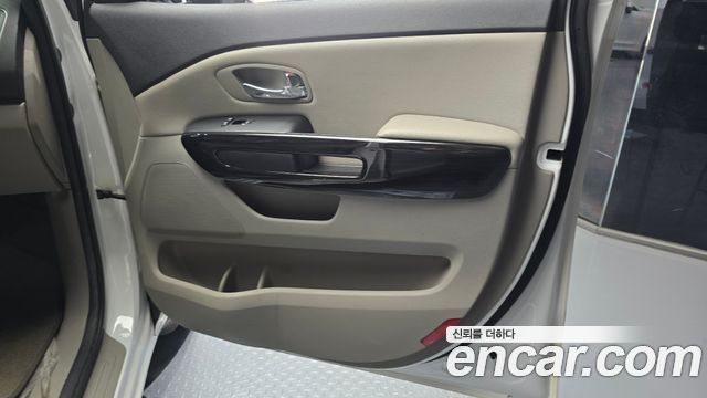 Kia Canival 2019 — photo 15