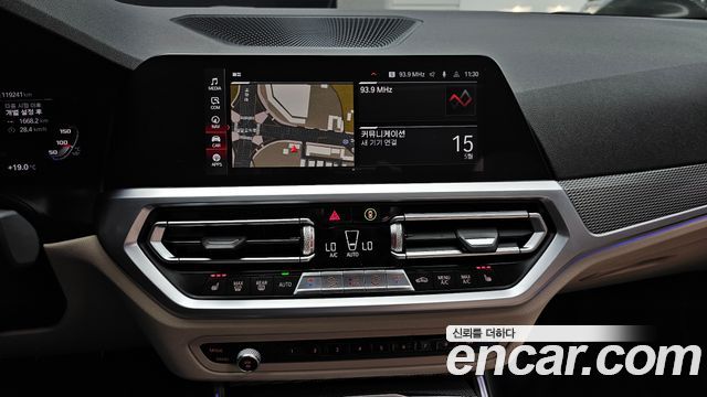 BMW 3-Series 2021 — photo 13