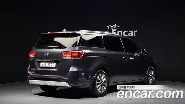 Kia Canival 2015 — photo 2