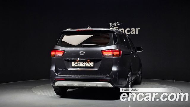 Kia Canival 2015 — photo 4
