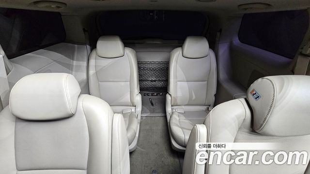 Kia Canival 2015 — photo 18