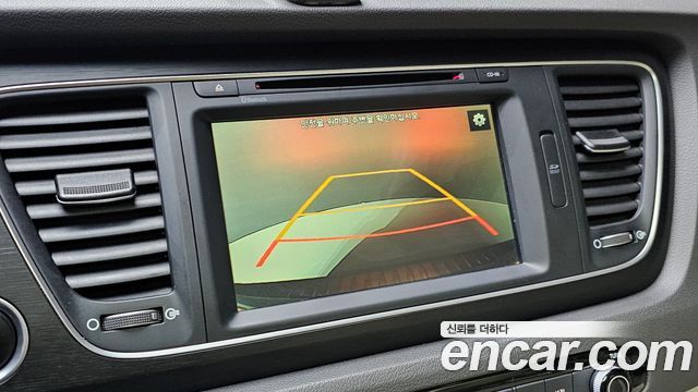 Kia Canival 2015 — photo 22