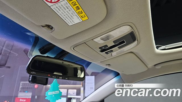 Kia Canival 2015 — photo 23