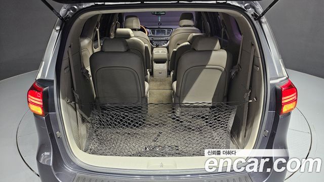 Kia Canival 2015 — photo 26