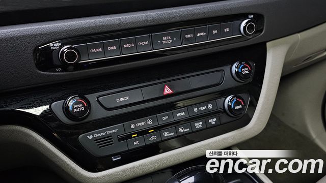 Kia Canival 2015 — photo 28