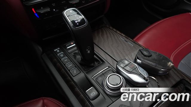 Maserati Quattroporte 2019 — photo 12
