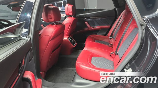 Maserati Quattroporte 2019 — photo 17