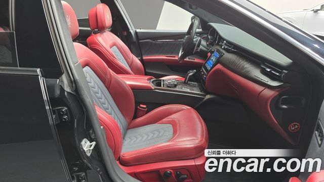 Maserati Quattroporte 2019 — photo 16