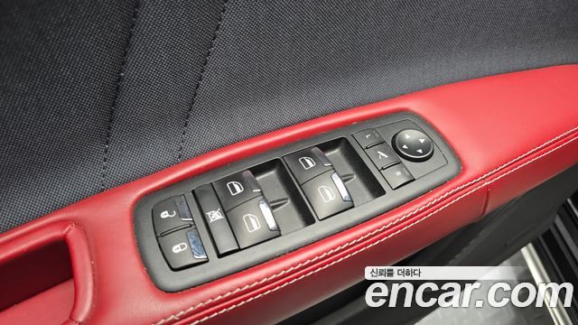 Maserati Quattroporte 2019 — photo 27
