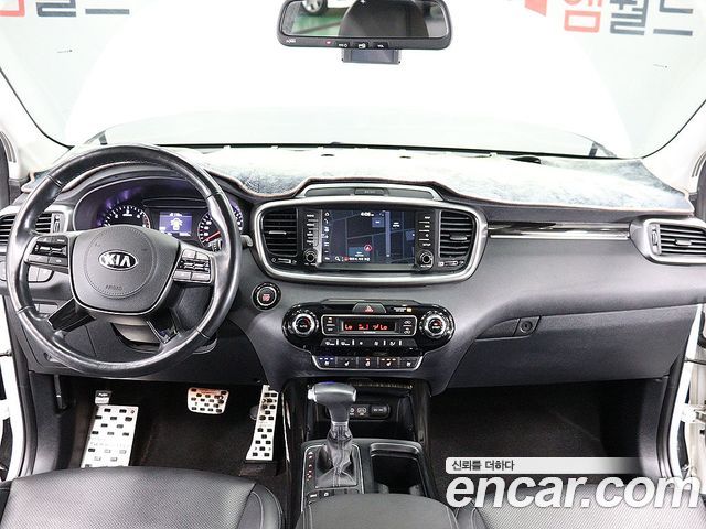 Kia Sorento 2018 — photo 14