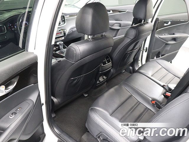 Kia Sorento 2018 — photo 16
