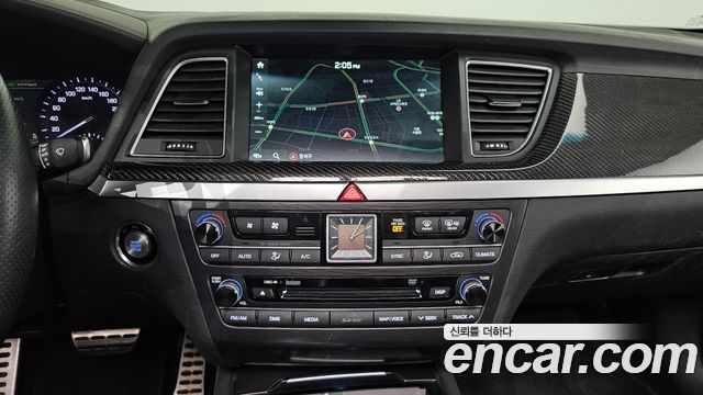 Genesis G80 2017 — photo 14