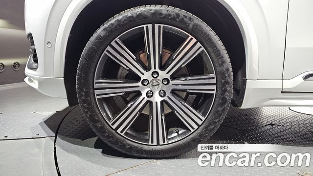 Volvo XC90 2023 — photo 5