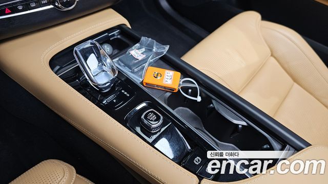 Volvo XC90 2023 — photo 12