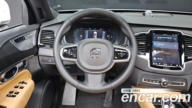 Volvo XC90 2023 — photo 19