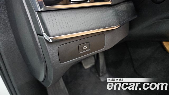 Volvo XC90 2023 — photo 22