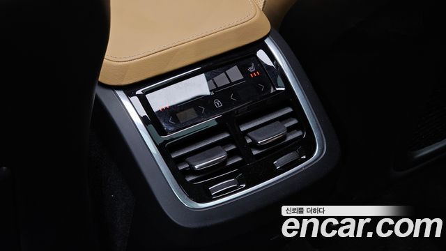 Volvo XC90 2023 — photo 24