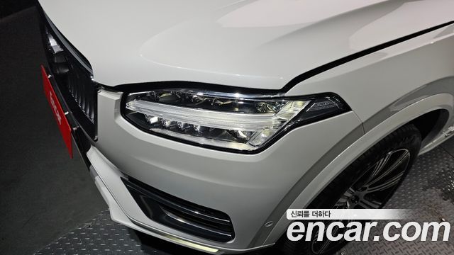 Volvo XC90 2023 — photo 8