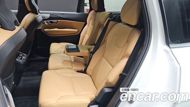 Volvo XC90 2023 — photo 16