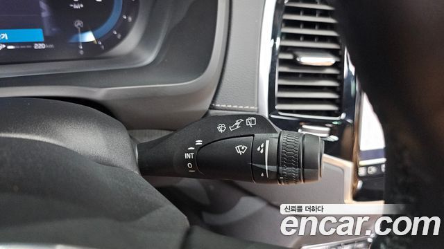 Volvo XC90 2023 — photo 28