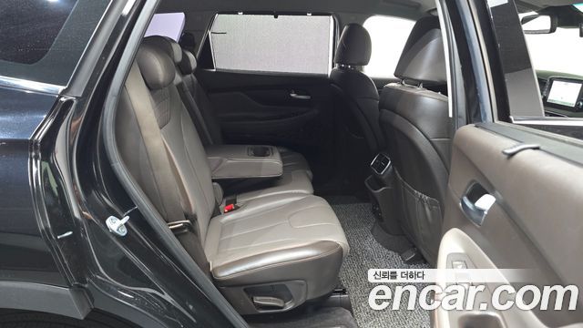 Hyundai Santafe 2019 — photo 17