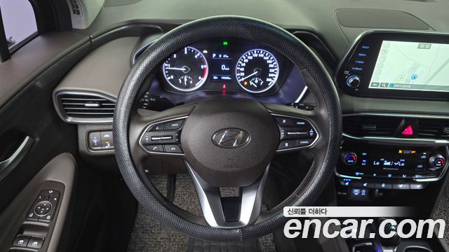 Hyundai Santafe 2019 — photo 18